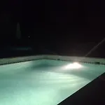 Pensionat Independante Avec Terrasse Privee Et Piscine Nîmes