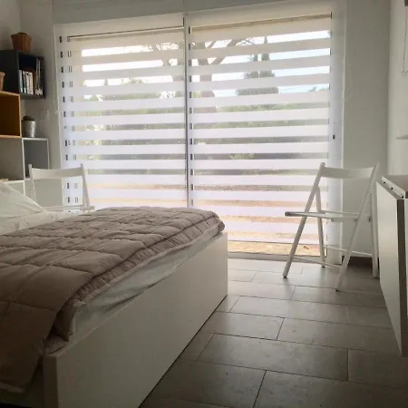 Independante Avec Terrasse Privee Et Piscine 4* Nîmes