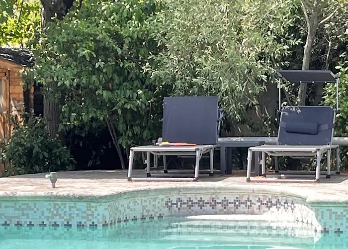 Independante Avec Terrasse Privee Et Piscine 4*