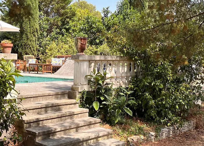 Independante Avec Terrasse Privee Et Piscine Nîmes